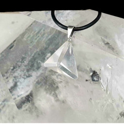 Pendentif Tétraèdre en Cristal de Roche