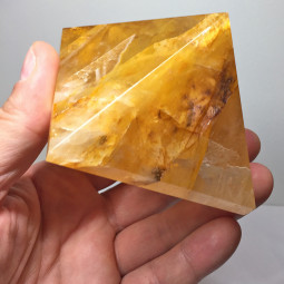 Pyramide en Quartz Hématoïde