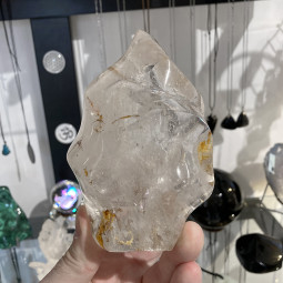 Forme libre en Cristal de Roche - 674 Grammes