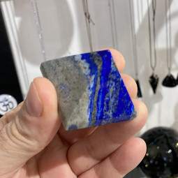 Pyramide en Lapis-Lazuli