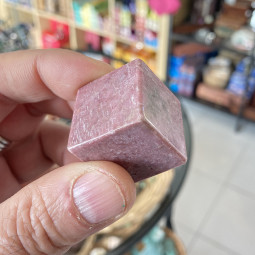 Cube en Rhodonite