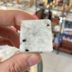 Cube en Pierre de Lune Blanche