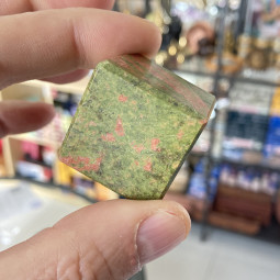 Cube en Unakite