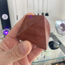 Pyramide en Jaspe Rouge