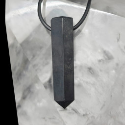 Pendentif en Shungite - Pointe Percée