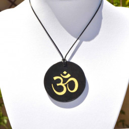 Pendentif en Shungite Avec Om Rond