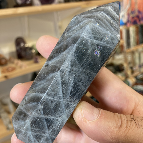 Pointe en Labradorite