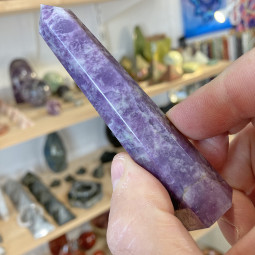 Pointe en Lépidolite Violette 50/60 grammes
