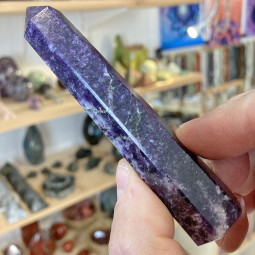 Pointe en Lépidolite Violette 70 grammes