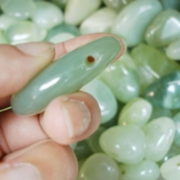 Pendentif Percé en Jade de Chine