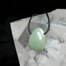 Pendentif Percé en Jade de Chine