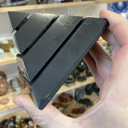 Pyramide Sakkara en Shungite - 10 cm