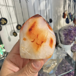 Forme libre en Cornaline Vibrations Cristallines