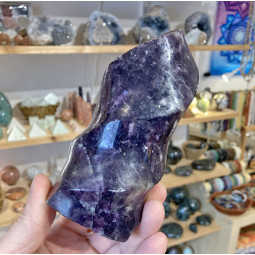 Forme libre en Lépidolite Violette