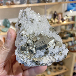 Druse de Cristal de Roche et Pyrite - 385 grammes