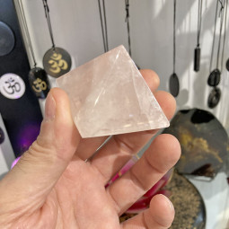 Pyramide en Quartz Rose