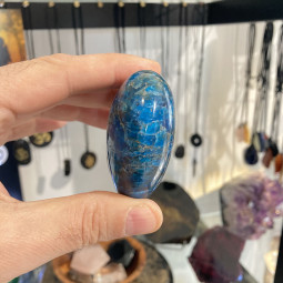 Coeur en Apatite Bleue - 195 Grammes