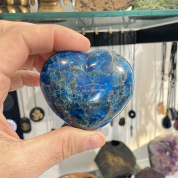 Coeur en Apatite Bleue - 195 Grammes