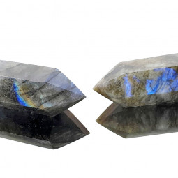 Pointe Biterminée en Labradorite