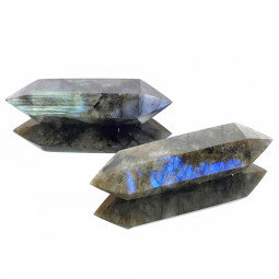 Pointe Biterminée en Labradorite