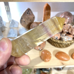 Pointe en Fluorite Jaune - 95 Grammes