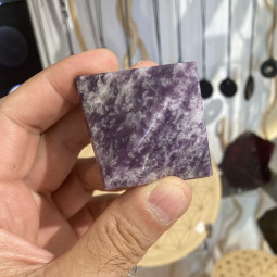 Pyramide en Lépidolite Violette