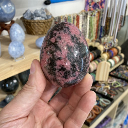 Oeuf en Rhodonite - 320 Grammes