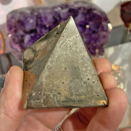 Pyramide en Pyrite - 260 Grammes