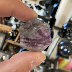 Hexagone en Fluorite Multicolore - 26 Grammes