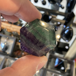 Hexagone en Fluorite Multicolore - 33 Grammes