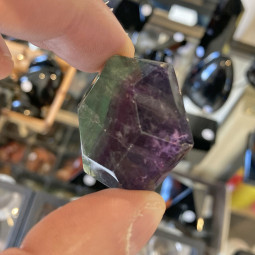 Hexagone en Fluorite Multicolore - 33 Grammes