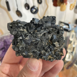 Macle de Tourmaline Noire - Schorl Brut - 144 Grammes