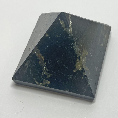 Pyramide en Tourmaline Noire Pyramide en Tourmaline Noire