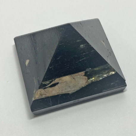 Pyramide en Tourmaline Noire Pyramide en Tourmaline Noire