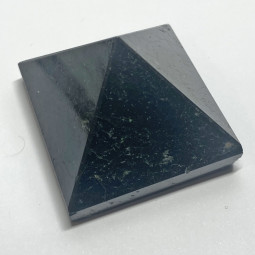 Pyramide en Tourmaline Noire