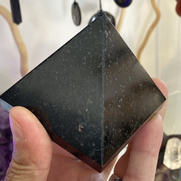 Pyramide en Tourmaline Noire - 400 Grammes