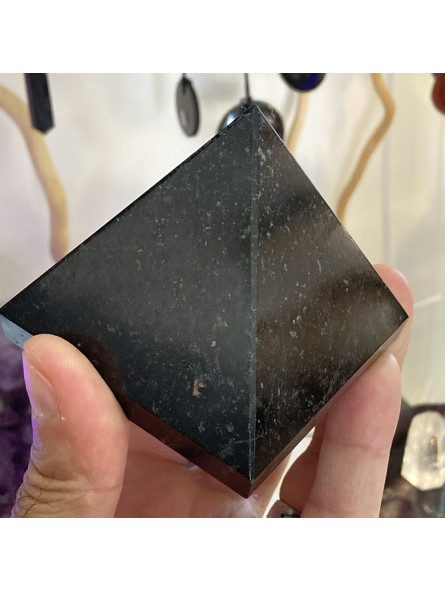 Pyramide en Tourmaline Noire - 400 Grammes