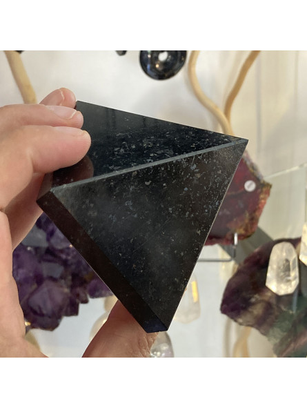 Pyramide en Tourmaline Noire - 400 Grammes
