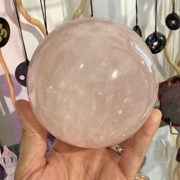 Sphère en Quartz Rose de 11 cm