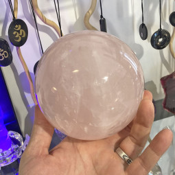 Sphère en Quartz Rose de 11 cm