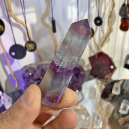 Pointe en Fluorite Multicolore - 60 Grammes