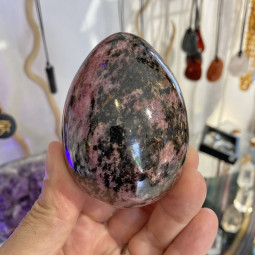 Oeuf en Rhodonite - 417 Grammes
