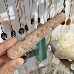 Bâton de massage en Pierre de Soleil - 138 Grammes