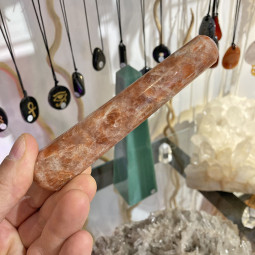 Bâton de massage en Pierre de Soleil - 114 Grammes