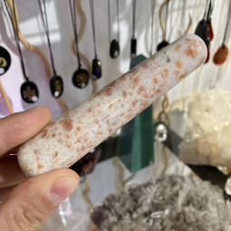 Bâton de massage en Pierre de Soleil - 112 Grammes