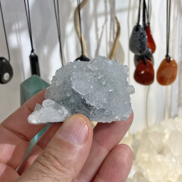 Druse d'Apophyllite de 82 Grammes