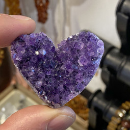 Druse d'Améthyste en Coeur - 54 Grammes