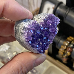 Druse d'Améthyste en Coeur - 54 Grammes