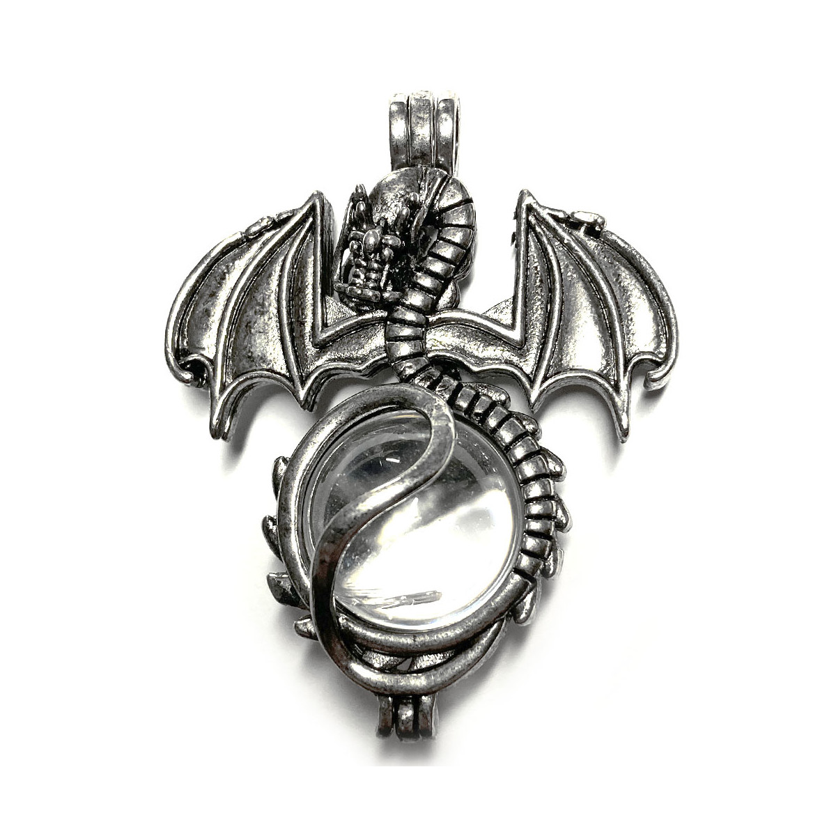 Pendentif Sphère de Dragon et Cristal de Roche Pendentif Sphère de Dragon et Cristal de Roche