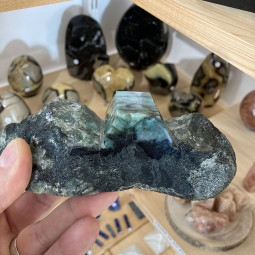 Bloc Brut d’Émeraude Naturelle Poli - Pièce Unique